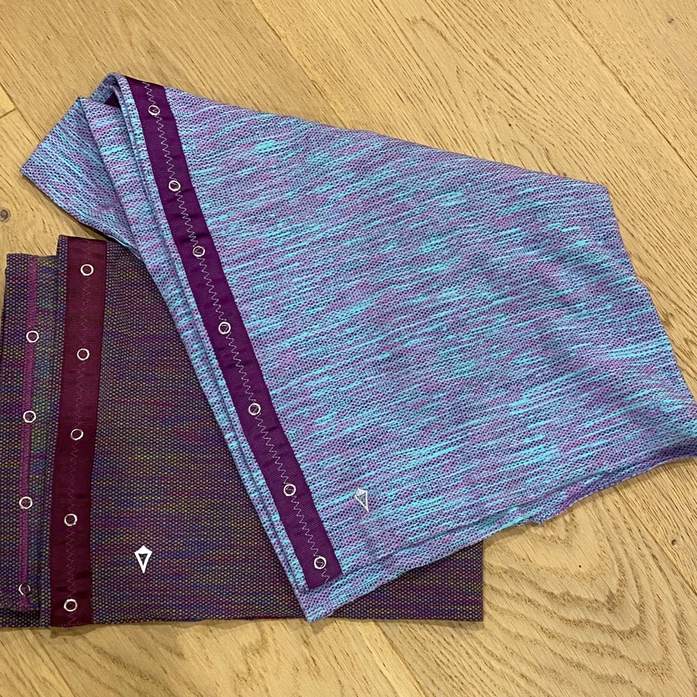 Ivivva scarves